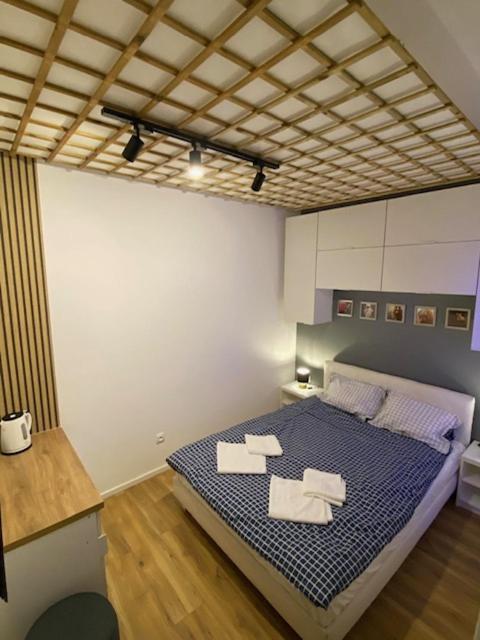 Z Wanna Kiss Apartment
