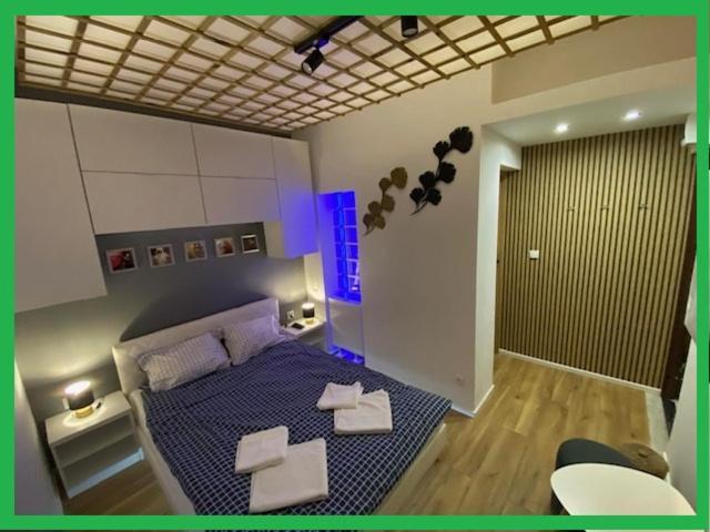 Apartment Z Wanna Kiss